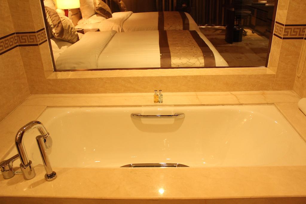 Arcadia International Hotel Cangzhou Bagian luar foto